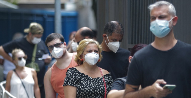 Interior e litoral de SP voltam a obrigar uso de máscara após alta de contaminações pela covid