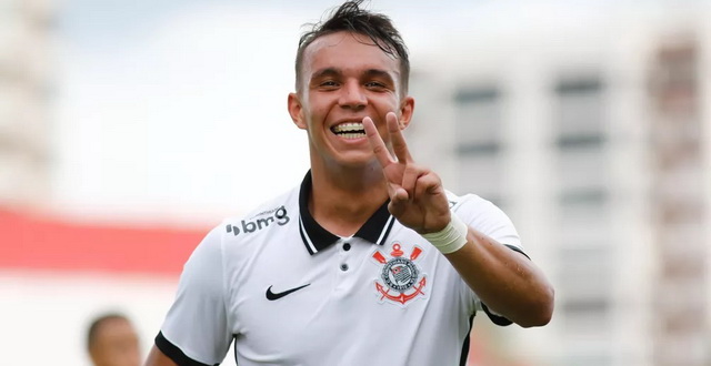Corinthians define compra de atacante de apenas 18 anos