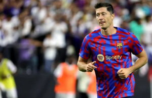 Robert Lewandowski agora veste a camisa do Barcelona Robert Lewandowski agora veste a camisa do Barcelona
