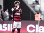 Jogadores protestam antes dos jogos contra novos trechos da Lei Pelé Jogadores protestam antes dos jogos contra novos trechos da Lei Pelé