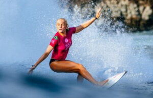 Surf: Tatiana Weston-Webb estreia nas poderosas ondas do Taiti Surf: Tatiana Weston-Webb estreia nas poderosas ondas do Taiti