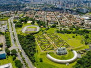 Curitiba recebe prêmio de cidade mais inteligente e conectada do país Curitiba recebe prêmio de cidade mais inteligente e conectada do país