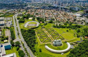 Curitiba recebe prêmio de cidade mais inteligente e conectada do país Curitiba recebe prêmio de cidade mais inteligente e conectada do país