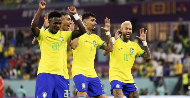 Brasil goleia Coreia do Sul e garante vaga nas quartas de final da Copa