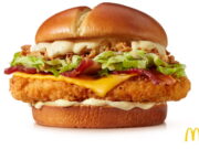 McDonald’s apresenta novo McCrispy Chicken Legend direto do multiverso dos sanduíches