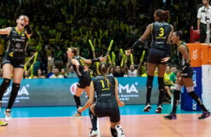 Praia Clube vence Minas Tênis Clube e conquista Superliga de Vôlei Feminino Praia Clube vence Minas Tênis Clube e conquista Superliga de Vôlei Feminino