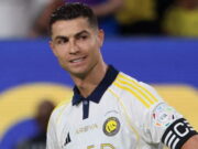 Cristiano Ronaldo renova com Al-Nassr e garante maior salário do futebol Cristiano Ronaldo renova com Al-Nassr e garante maior salário do futebol