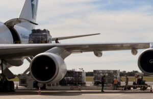Viracopos recebe aeronaves com mais de 500 toneladas de equipamentos do cantor Harry Styles